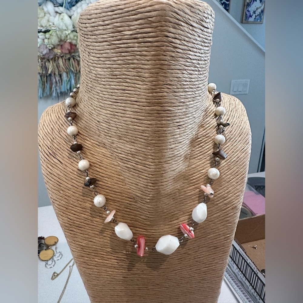 SHELL, acrylic and metal necklace